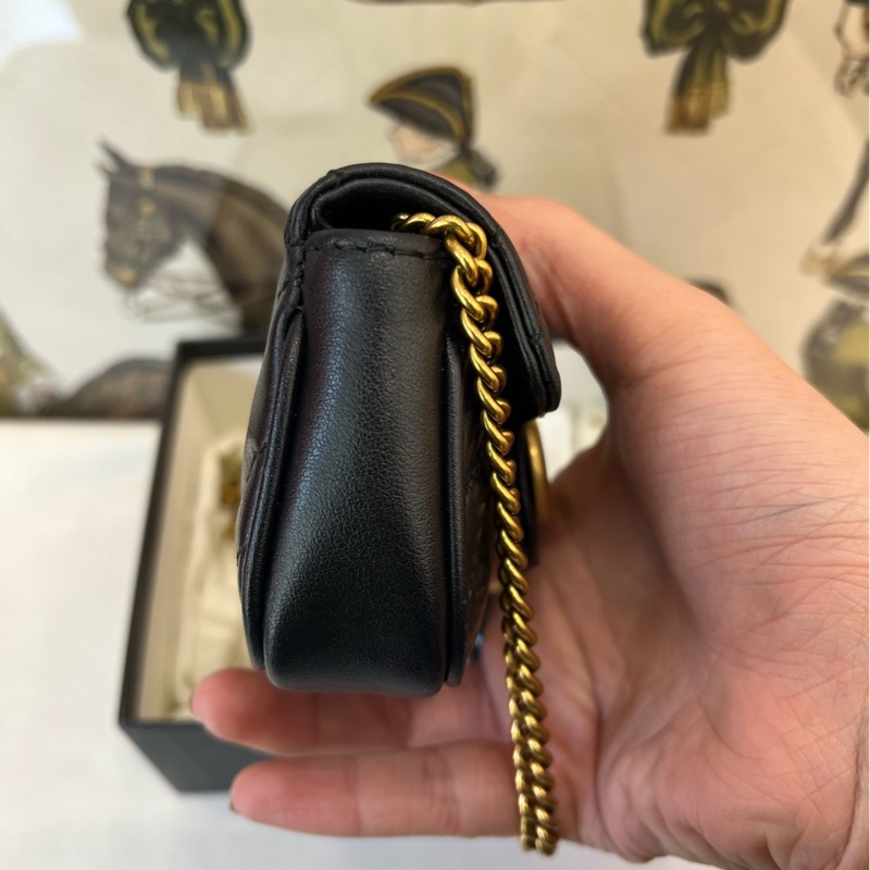 古馳Gucci Marmont 馬蒙超迷你Super mini 黑金斜背包-2