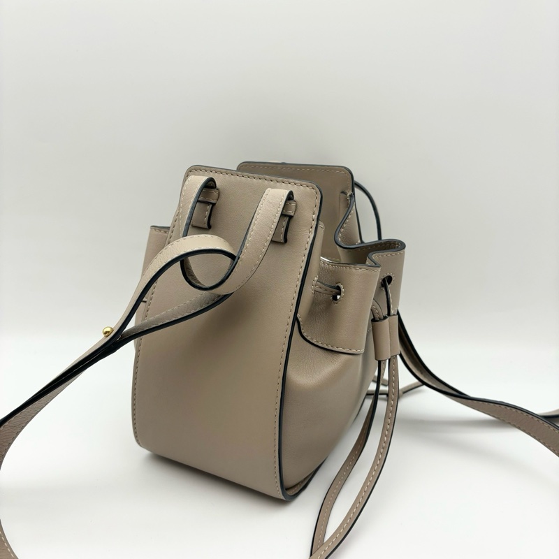 LOEWE 羅意威 沙色Hammock mini 吊床包-3