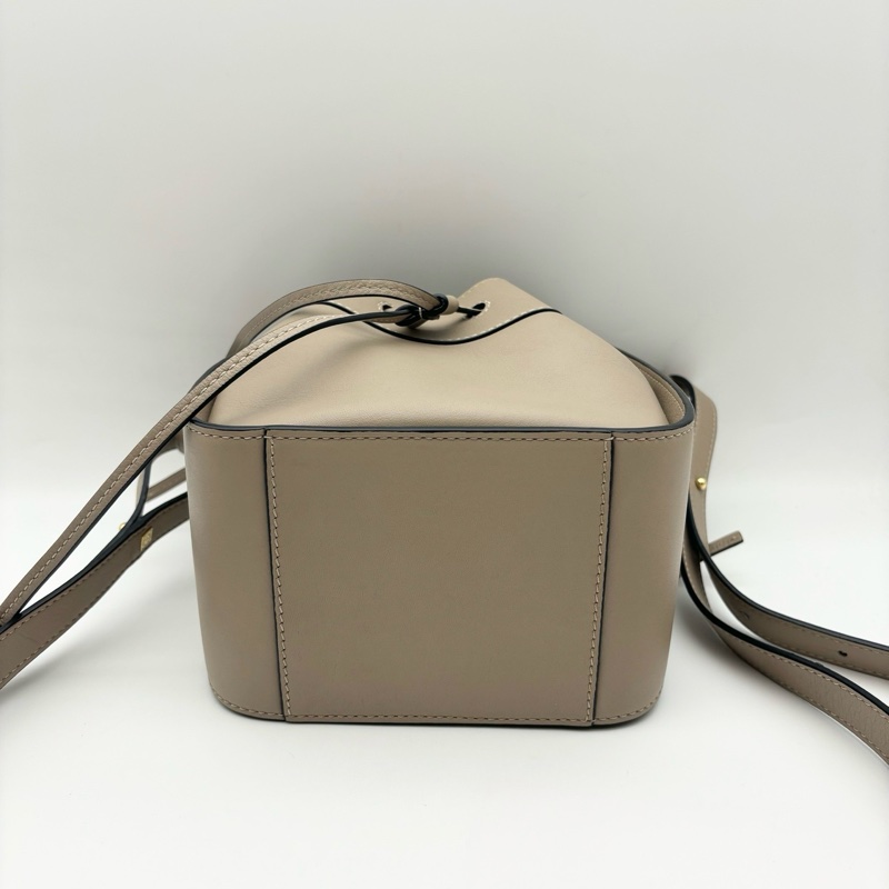 LOEWE 羅意威 沙色Hammock mini 吊床包-4