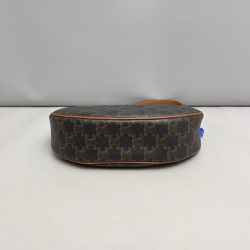 Celine賽琳Ava老花凱旋門腋下包豌豆包-5