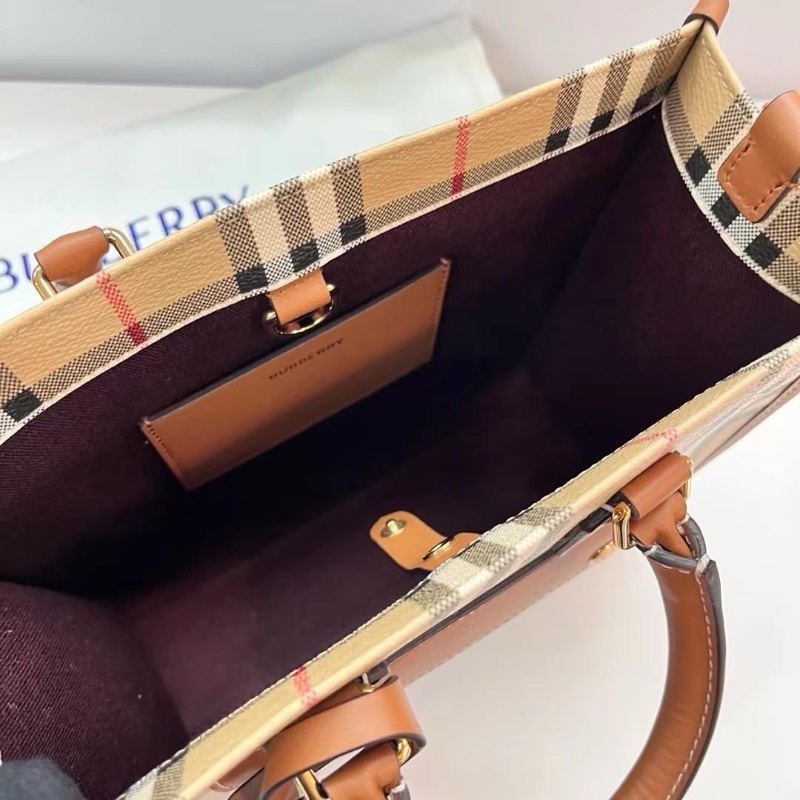 Burberry Freya bag-3