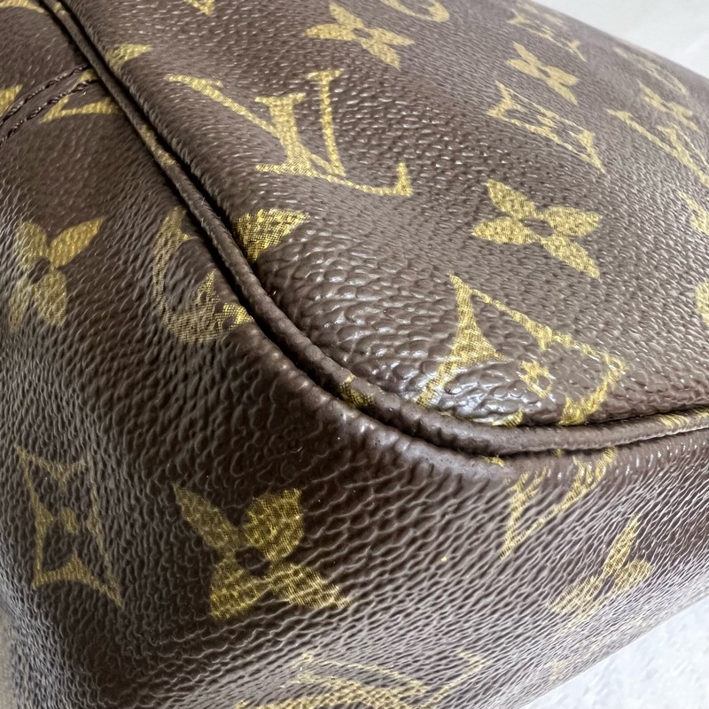 Lv 經典老花款化妝包-13