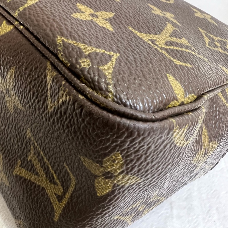 Lv 經典老花款化妝包-14