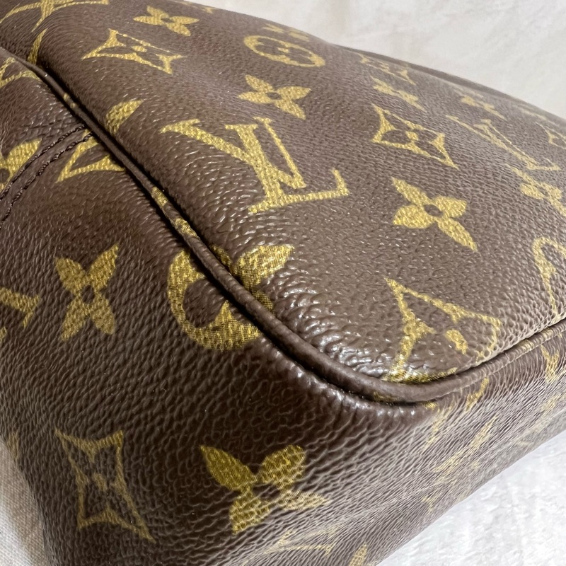 Lv 經典老花款化妝包-16