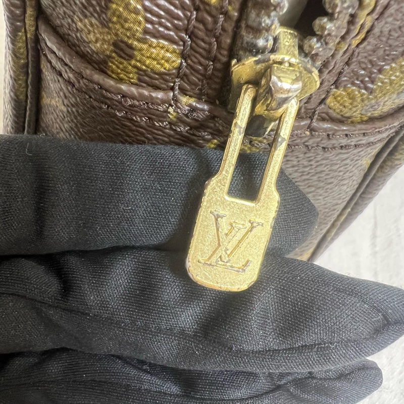 Lv 經典老花款化妝包-22