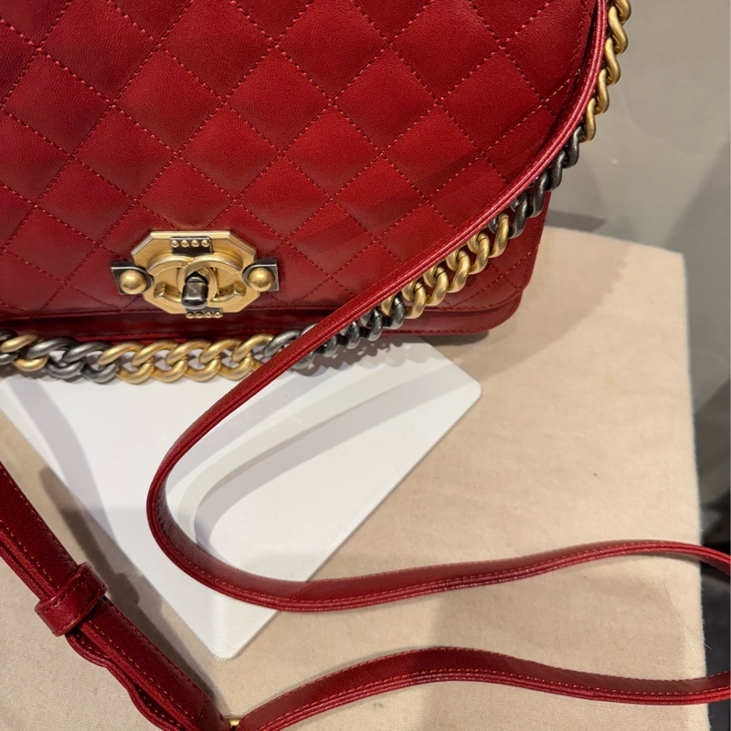 Chanel 復古紅色肩背包-16