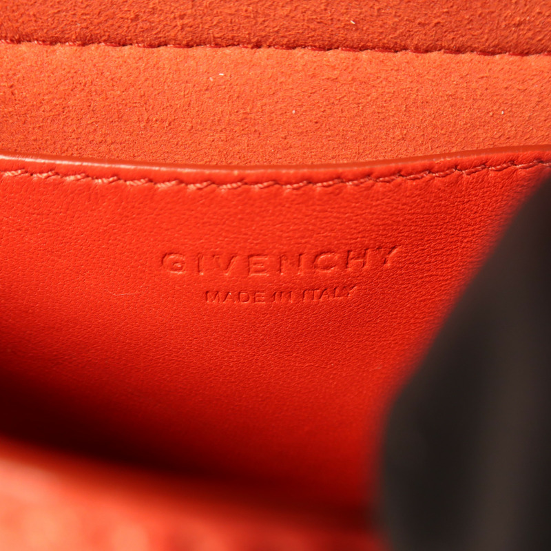 GIVENCHY 牛皮皮革Mini Nobile金扣肩背袋-6