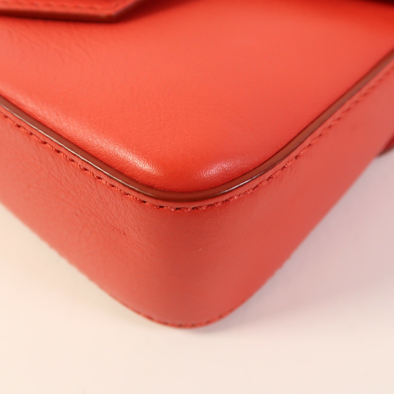 GIVENCHY 牛皮皮革Mini Nobile金扣肩背袋-10