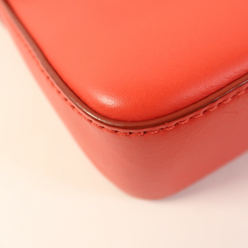 GIVENCHY 牛皮皮革Mini Nobile金扣肩背袋-13