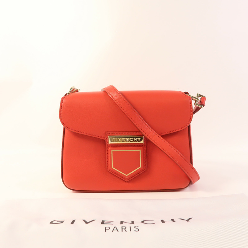 GIVENCHY 牛皮皮革Mini Nobile金扣肩背袋-14