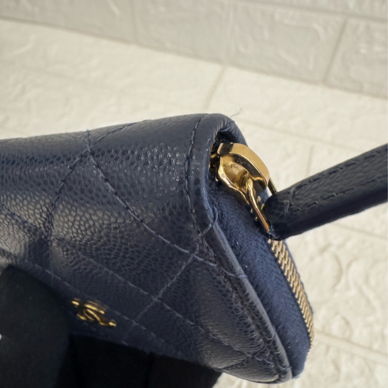 Chanel深藍色淡金雙Cㄇ拉零錢包-7