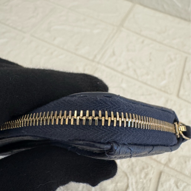 Chanel深藍色淡金雙Cㄇ拉零錢包-11