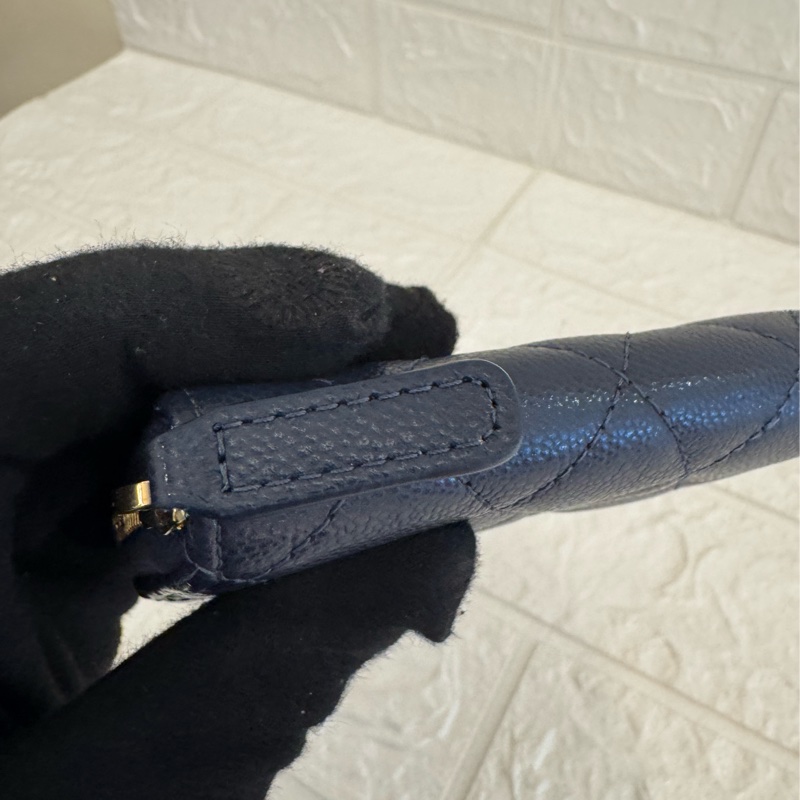 Chanel深藍色淡金雙Cㄇ拉零錢包-14