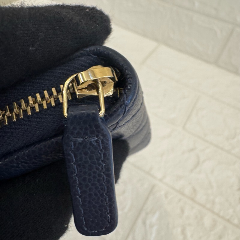 Chanel深藍色淡金雙Cㄇ拉零錢包-15