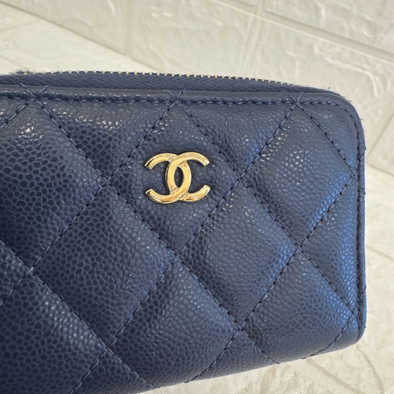 Chanel深藍色淡金雙Cㄇ拉零錢包-23