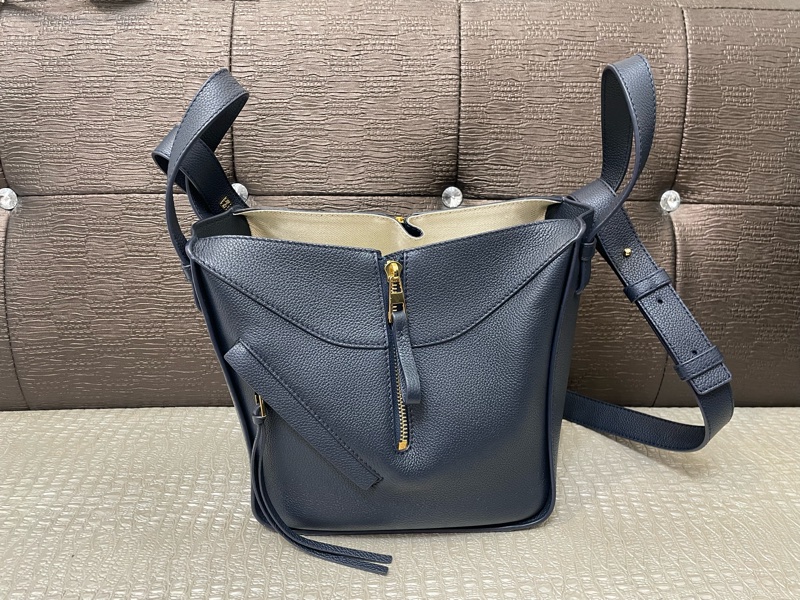 Loewe 深藍牛皮金釦Hammock小號吊床包-0