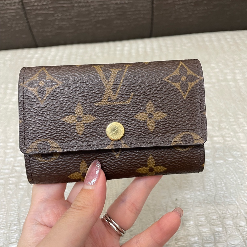 LV 原花金釦鑰匙包M62630-0
