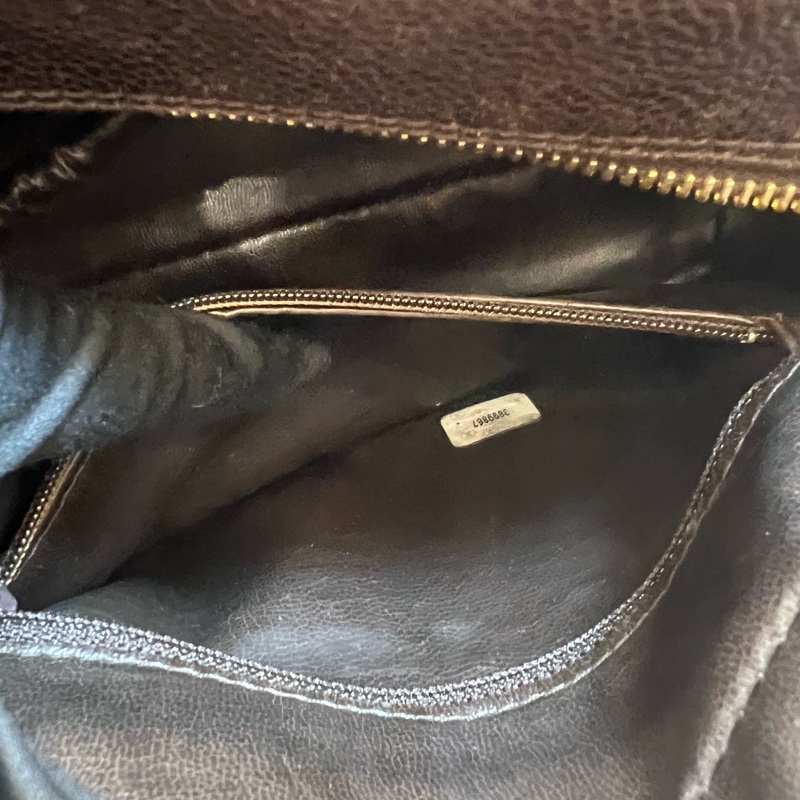 Chanel 經典魚子醬化妝包-19