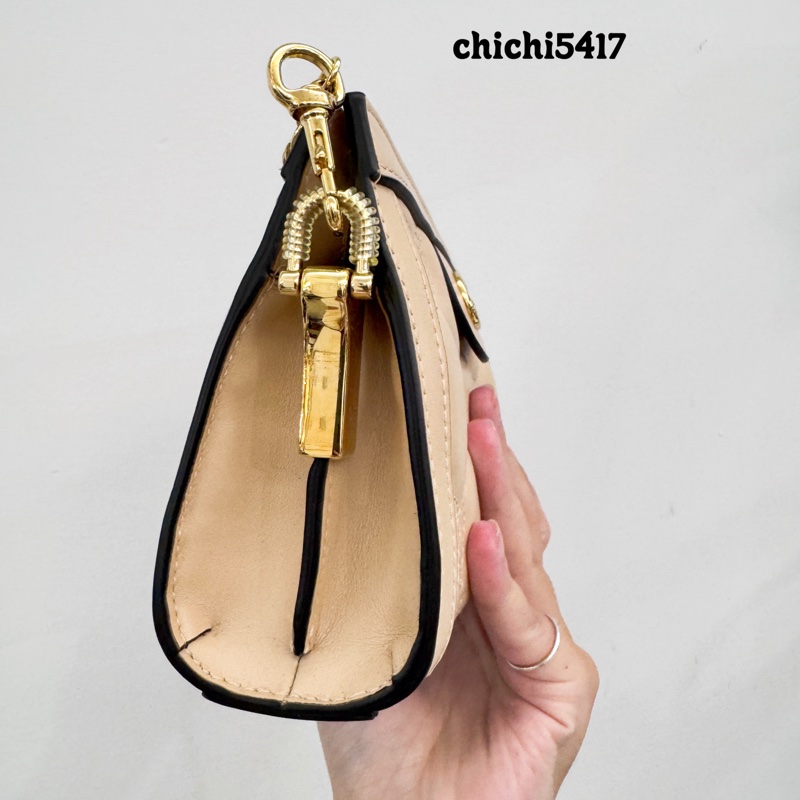 Gucci Mini孫芸芸包 奶茶牛皮磁吸小包-2