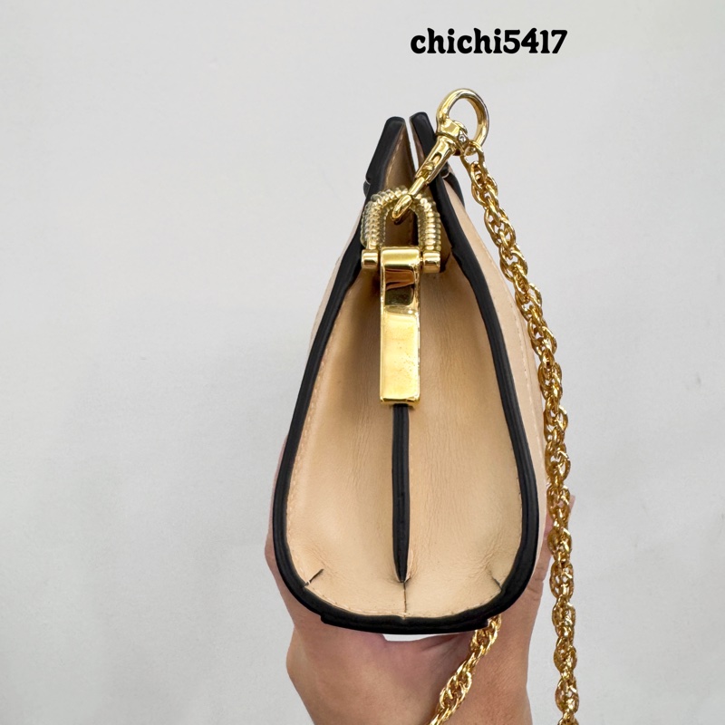 Gucci Mini孫芸芸包 奶茶牛皮磁吸小包-3