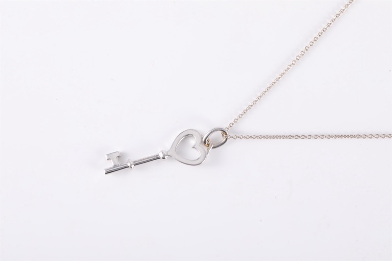 TIFFANY&CO(蒂芙尼) 18K白金 鑽石 白金 愛心 帶鑽 鑰匙 項鏈 18K-2