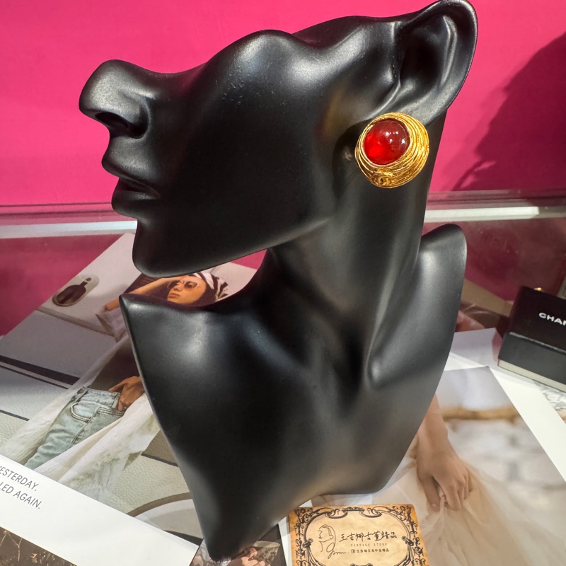 Chanel vintage 琉璃耳夾/王吉娜古董精品-1