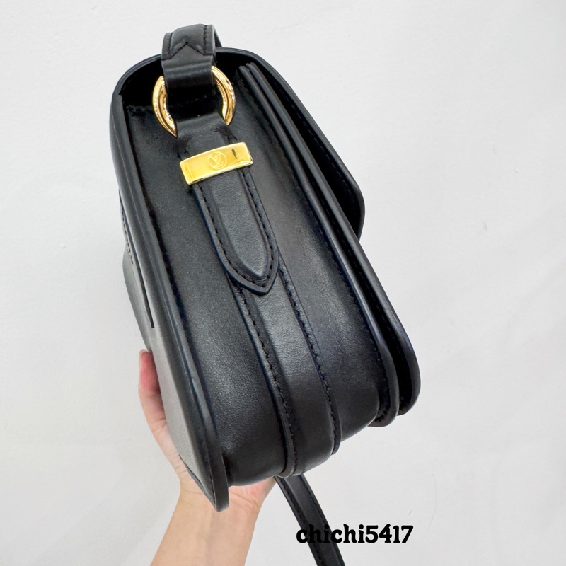 Lv Pont9 黑牛皮斜背包-3