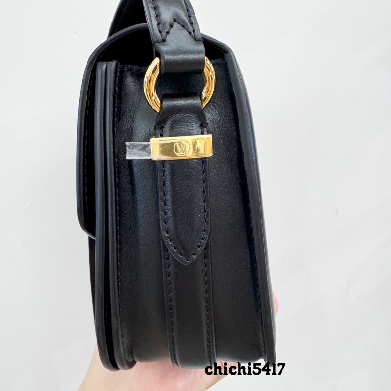 Lv Pont9 黑牛皮斜背包-4