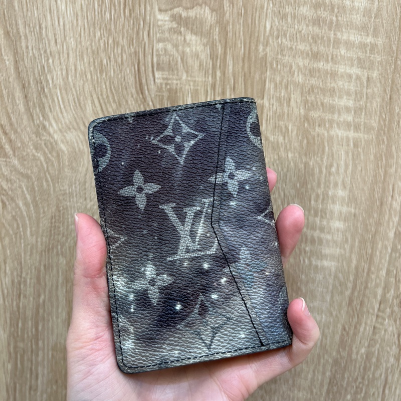 LV 星空版 Galaxy交叉5卡卡夾M63873-4