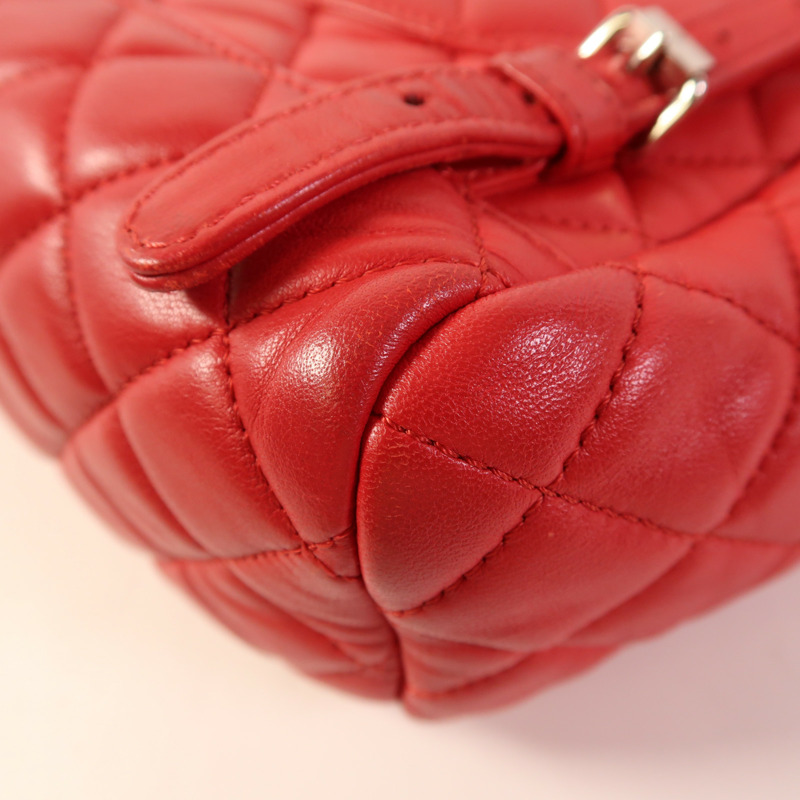 CHANEL 皮革Backpack金扣背包-14
