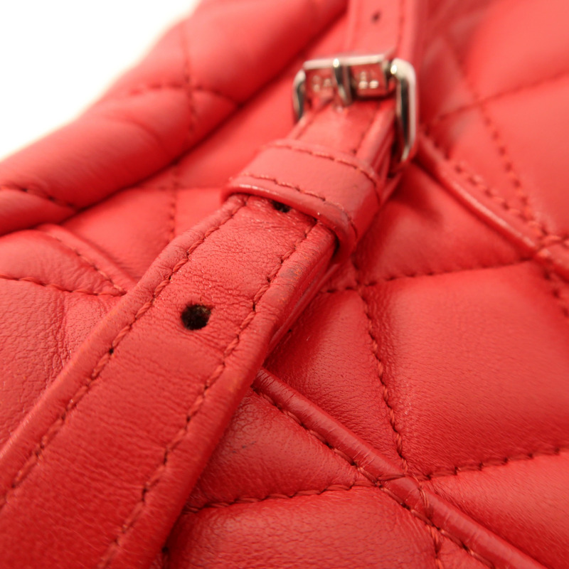 CHANEL 皮革Backpack金扣背包-16