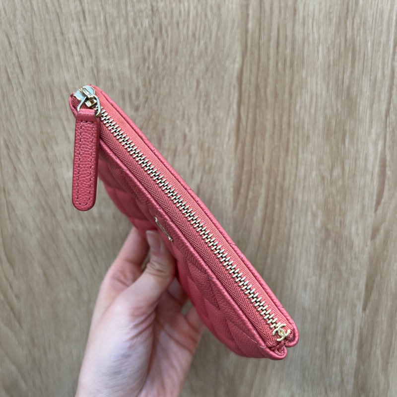 Chanel 玫粉荔枝牛皮金釦零錢包A82365-4