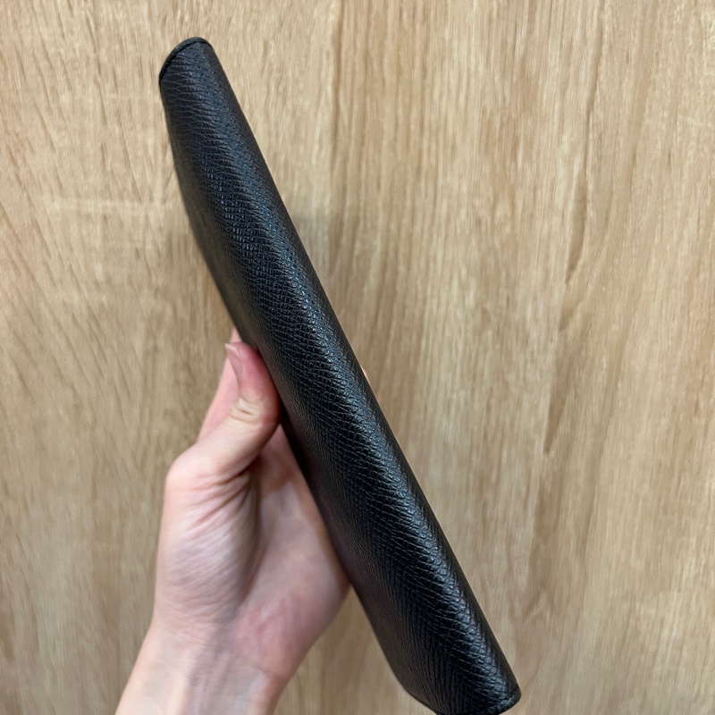 LV 岩灰Taiga牛皮12卡對開Brazza長夾M32572-4