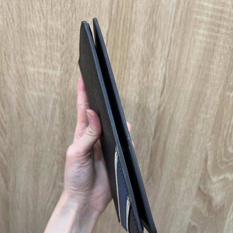 LV 黑Taiga牛皮對開16卡Brazza長夾M64012-5