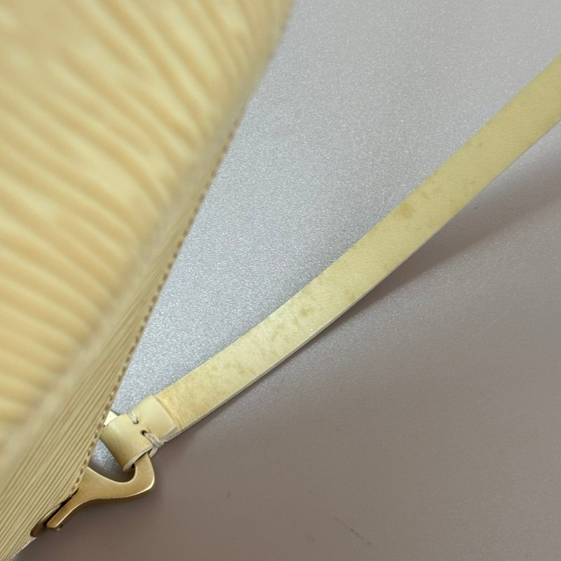 ::LOUIS VUITTON:: LV M5262A 米黃色EPI皮革吸釦橫式手提肩背包-14