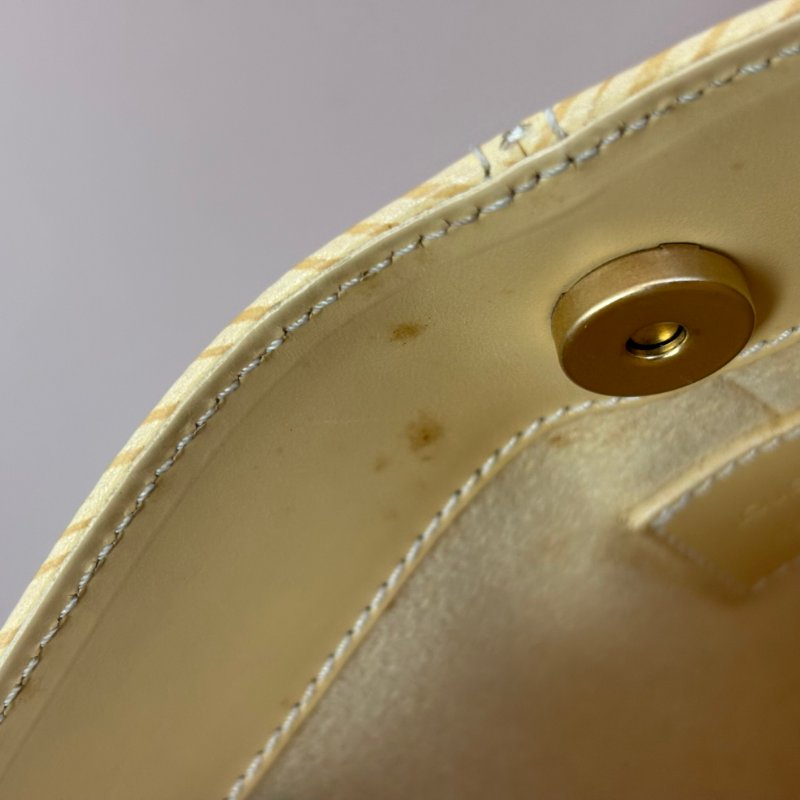 ::LOUIS VUITTON:: LV M5262A 米黃色EPI皮革吸釦橫式手提肩背包-29