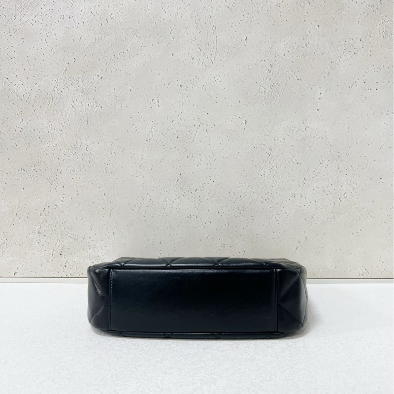 Chanel 24B Hobo 全新-4