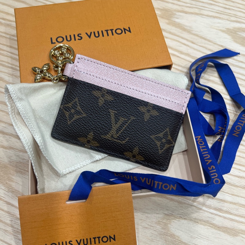 LOUIS VUITTON Monogram Charms Card Holder金扣卡片套 啡色/粉紅色-0