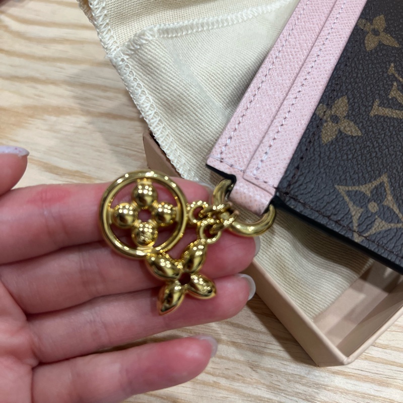 LOUIS VUITTON Monogram Charms Card Holder金扣卡片套 啡色/粉紅色-10