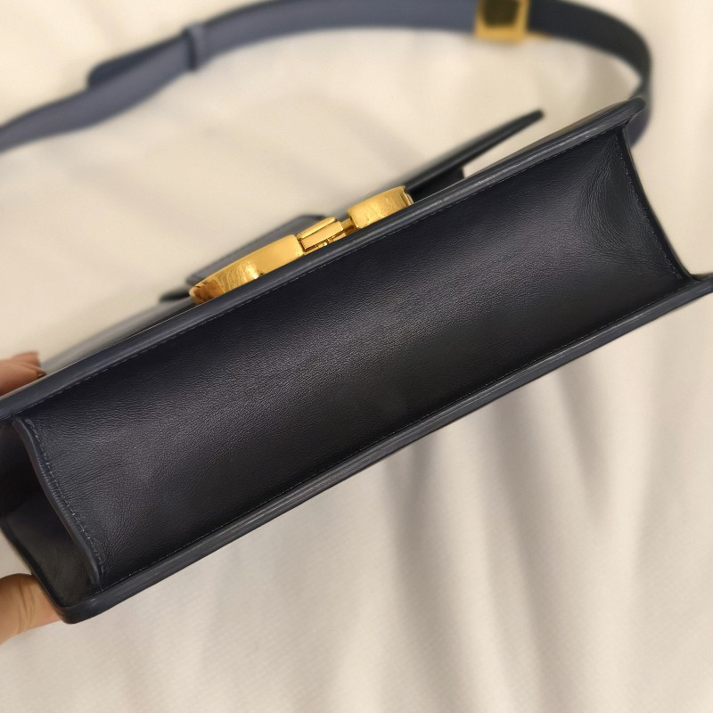 迪奧
Dior 30 Montaigne 翻蓋包 光滑小牛皮 限定色漸層靛藍色-7