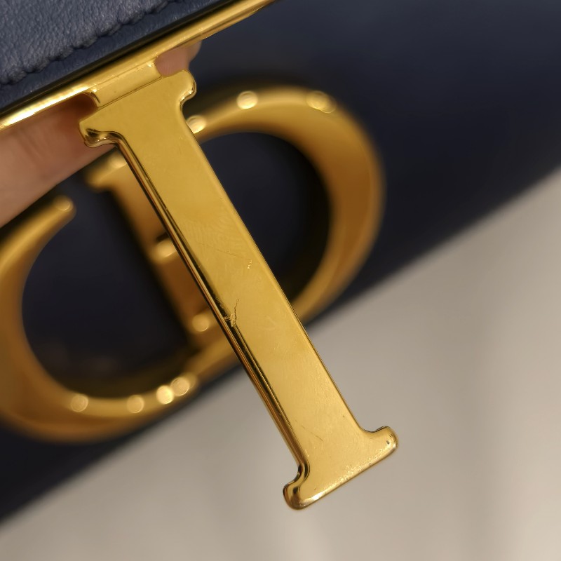 迪奧
Dior 30 Montaigne 翻蓋包 光滑小牛皮 限定色漸層靛藍色-12