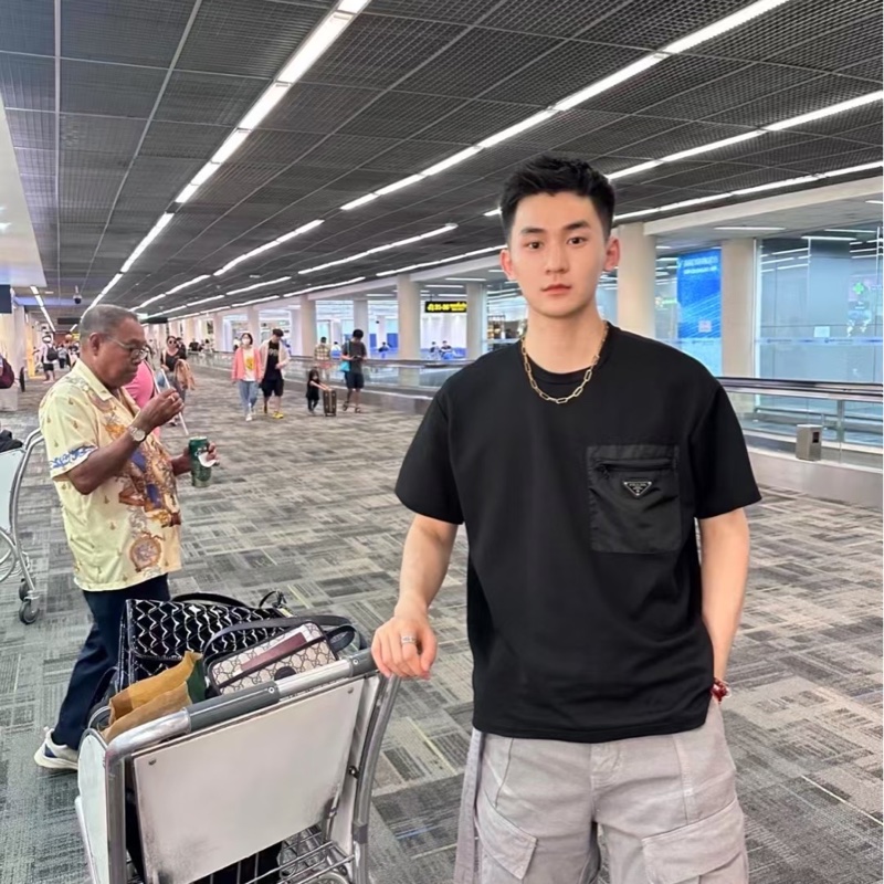 Prada 男款 再生尼龍 平紋T恤 黑色-5