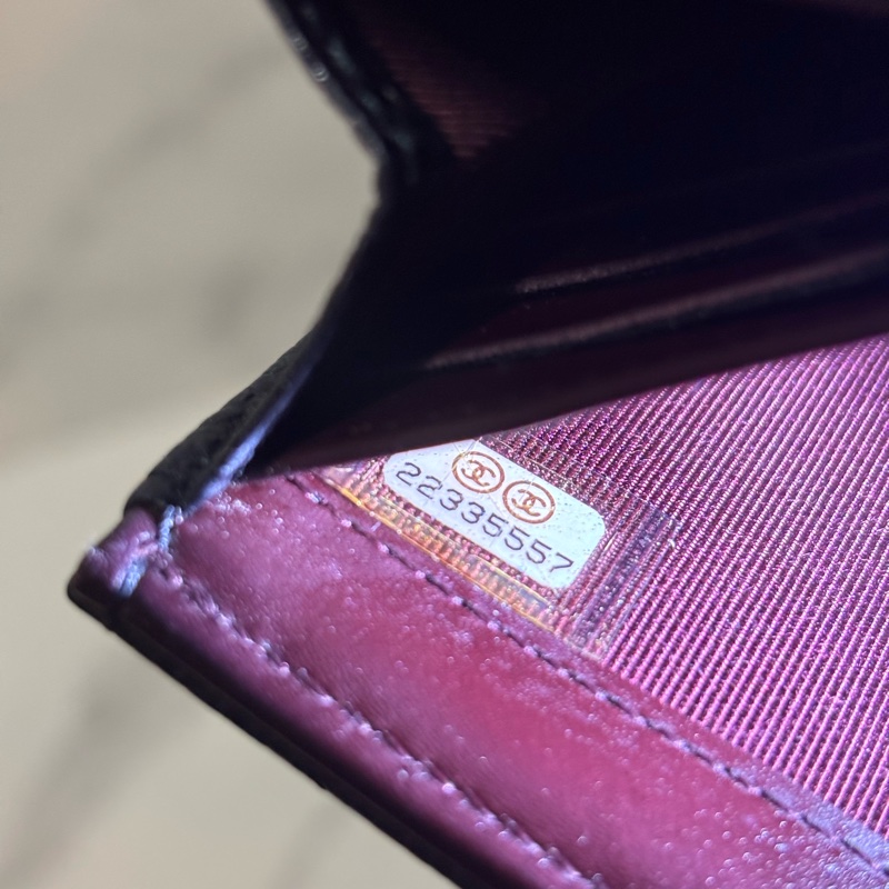 Chanel 金 LOGO 平扣長夾-27