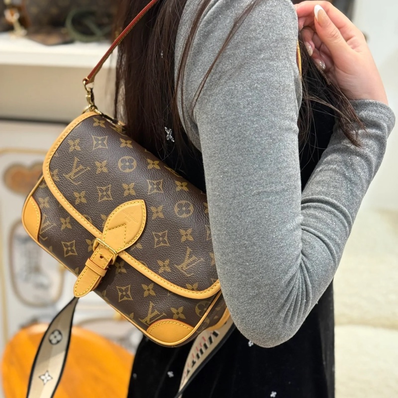 🈶購證 #閒置新全網最低 #秒殺爆款 Lv新款法棍包 經典老花雙背袋Diane-0