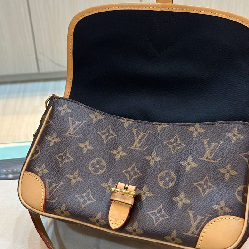 🈶購證 #閒置新全網最低 #秒殺爆款 Lv新款法棍包 經典老花雙背袋Diane-23