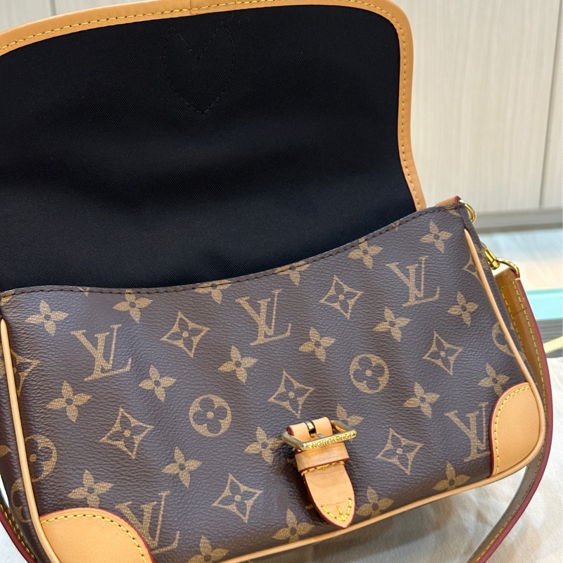 🈶購證 #閒置新全網最低 #秒殺爆款 Lv新款法棍包 經典老花雙背袋Diane-24