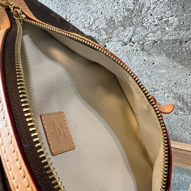 LOUIS VUITTON High Rise腰包 M46784-17