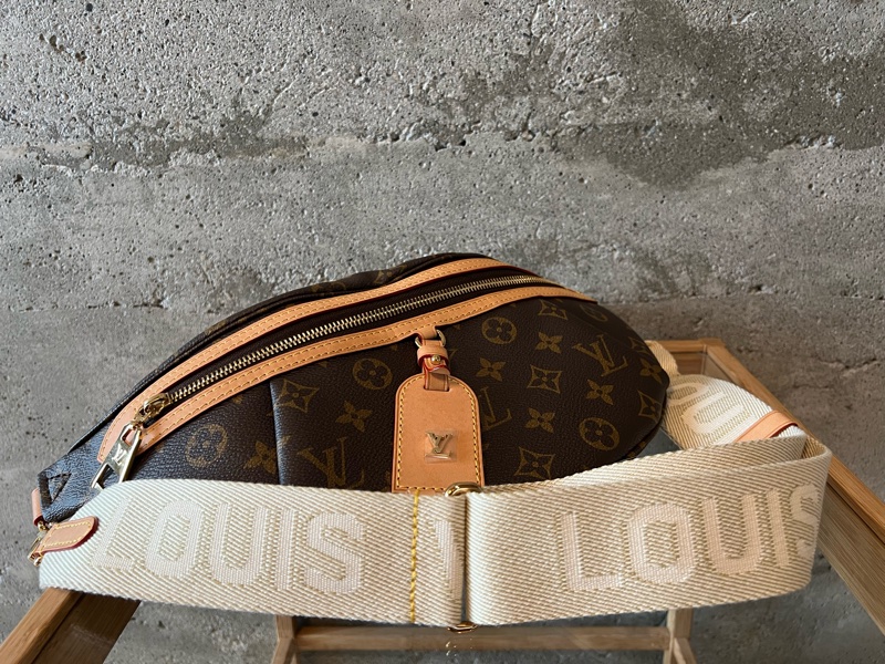 LOUIS VUITTON High Rise腰包 M46784-23