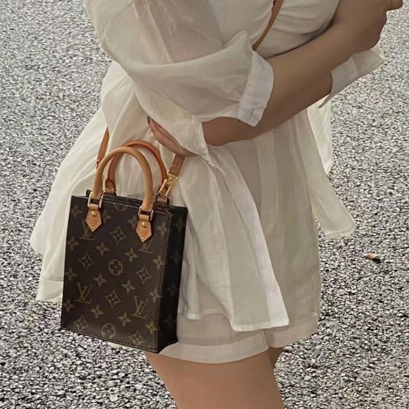 Lv經典老花琴譜包/台灣專櫃購入/購證配件齊全-2