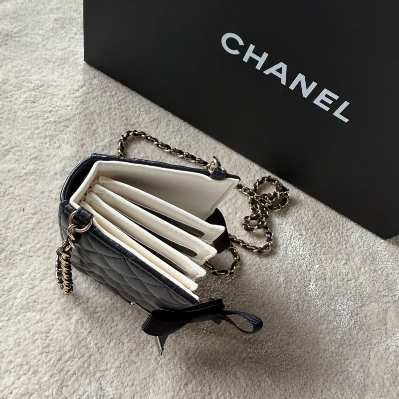 CHANEL 22B 珍藏款蝴蝶結卡包-2